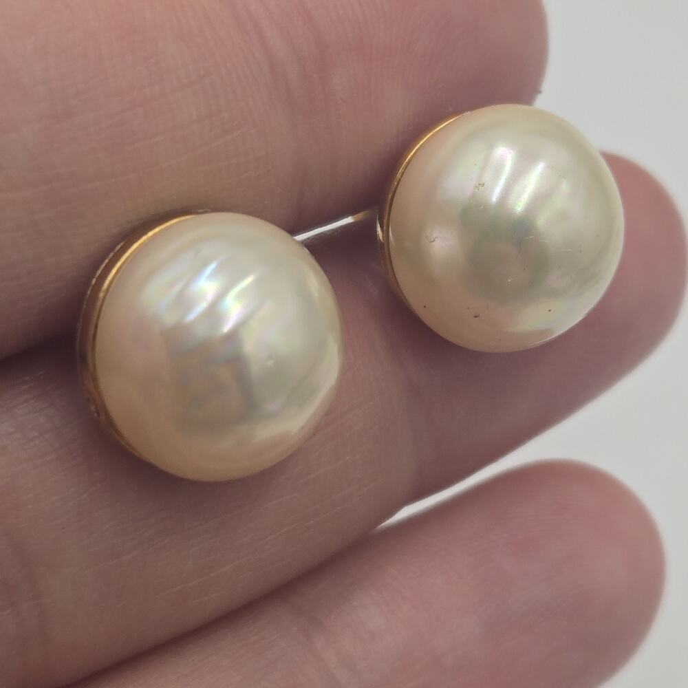 Vintage Signed MARVELLA Luster Faux Pearl Round Shape Screw Clip Earrings